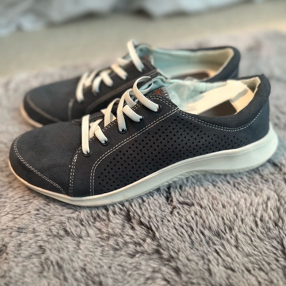 Blue Dr. Scholl’s Be Free Energy Technology Shoes
